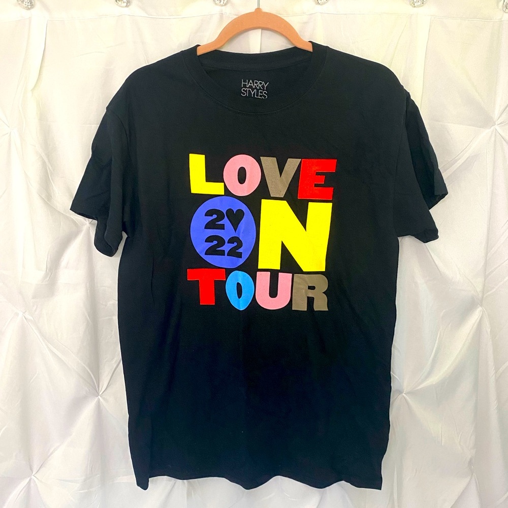 💋 Harry Styles 2022 WEMBLEY STADIUM Love On Tour Concert Tee Rare!!